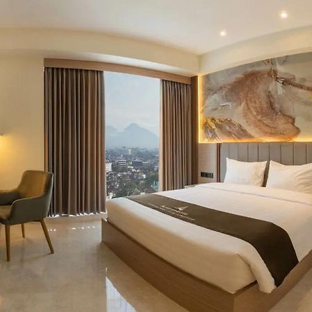 Redliving Apartemen Premium Exclusive Seturan ジョグジャカルタ エクステリア 写真