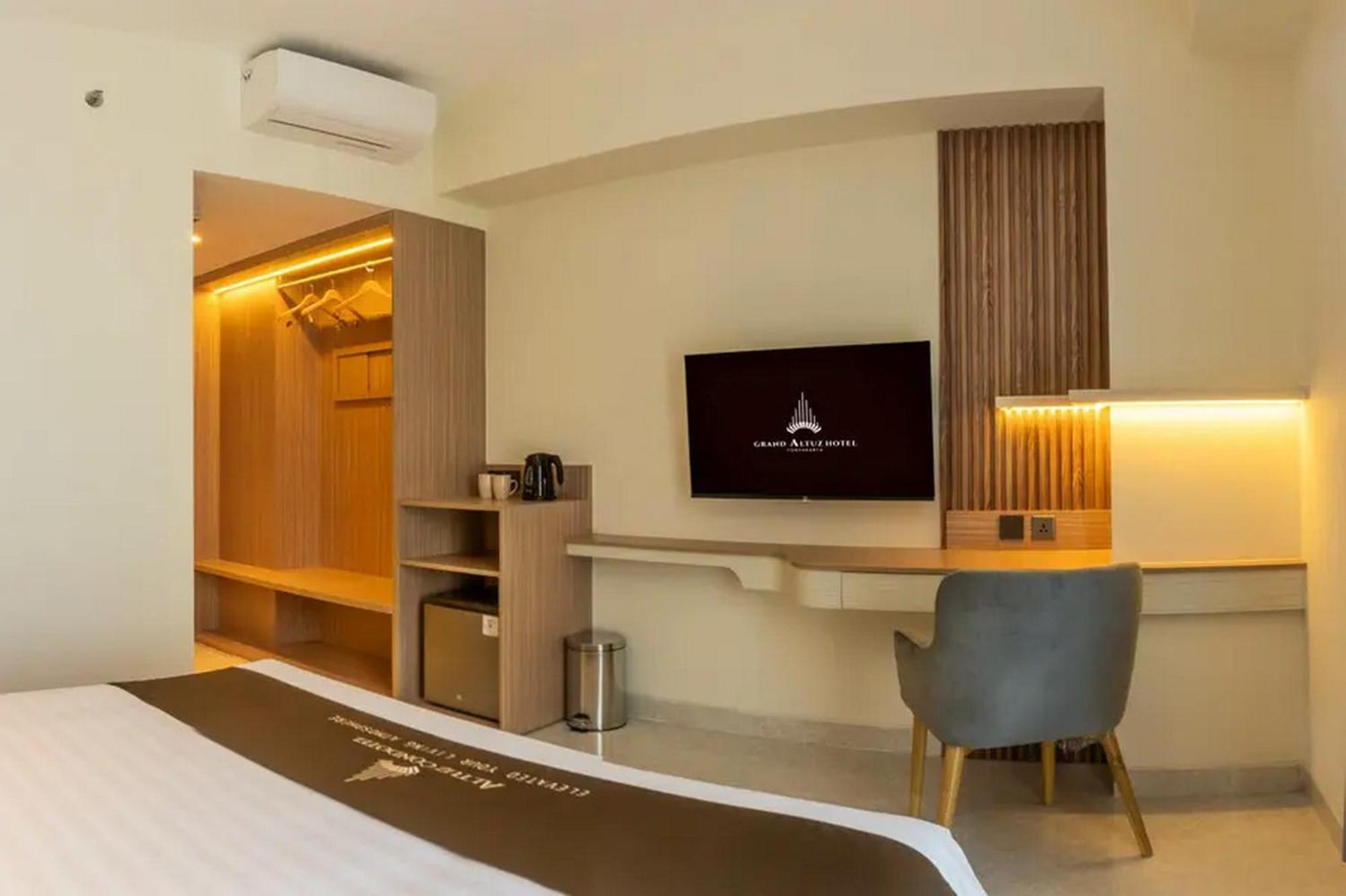 Redliving Apartemen Premium Exclusive Seturan ジョグジャカルタ エクステリア 写真